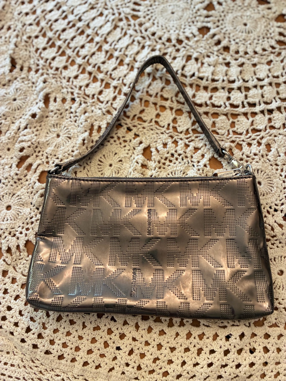 Michael Kors Jet Set Metallic Pewter MK Logo Mini Wristlet - Picture 2 of 14